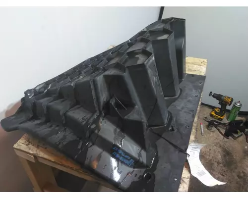 KENWORTH T680 FENDER, QUARTERHALF REAR