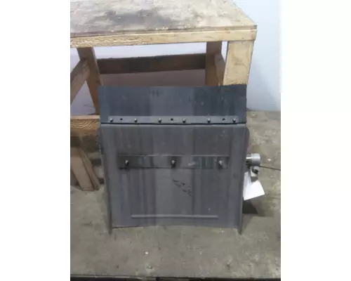 KENWORTH T680 FENDER, QUARTERHALF REAR