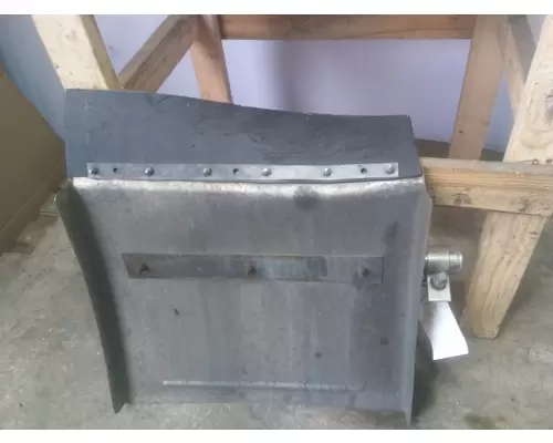 KENWORTH T680 FENDER, QUARTERHALF REAR