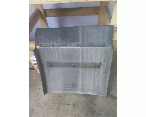 KENWORTH T680 FENDER, QUARTERHALF REAR