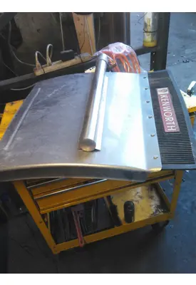 KENWORTH T680 FENDER, QUARTER/HALF REAR