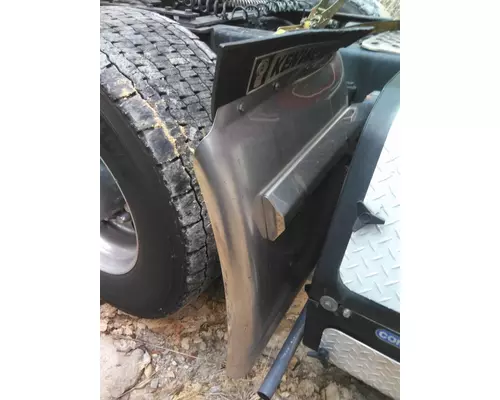 KENWORTH T680 FENDER, QUARTERHALF REAR