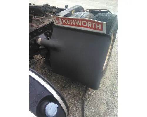 KENWORTH T680 FENDER, QUARTERHALF REAR