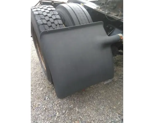 KENWORTH T680 FENDER, QUARTERHALF REAR
