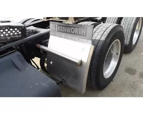 KENWORTH T680 FENDER, QUARTERHALF REAR