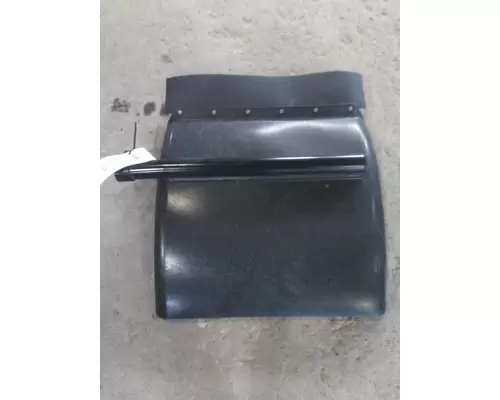 KENWORTH T680 FENDER, QUARTERHALF REAR
