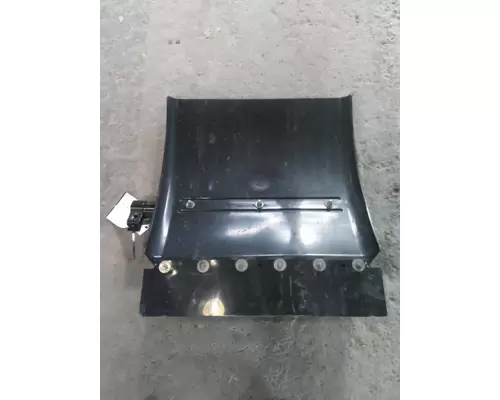 KENWORTH T680 FENDER, QUARTERHALF REAR