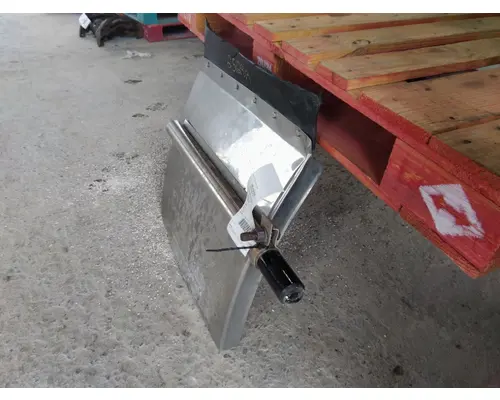 KENWORTH T680 FENDER, QUARTERHALF REAR