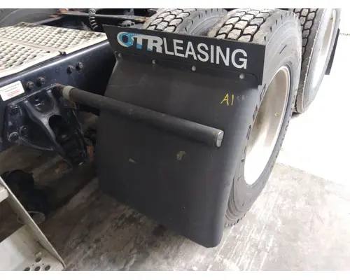 KENWORTH T680 FENDER, QUARTERHALF REAR