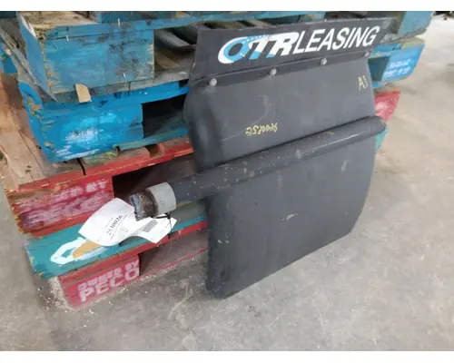 KENWORTH T680 FENDER, QUARTERHALF REAR