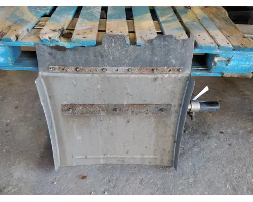 KENWORTH T680 FENDER, QUARTERHALF REAR