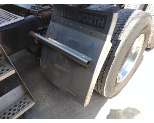 KENWORTH T680 FENDER, QUARTERHALF REAR