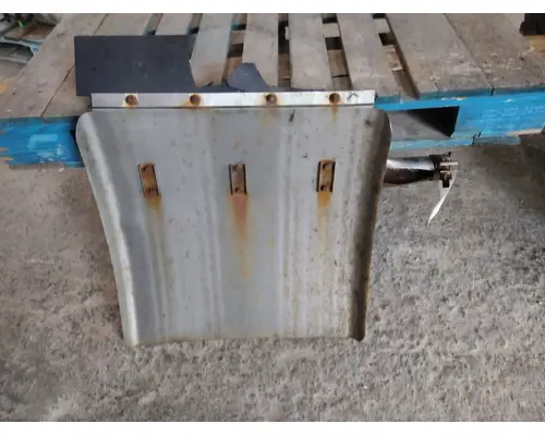 KENWORTH T680 FENDER, QUARTERHALF REAR