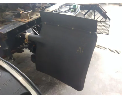 KENWORTH T680 FENDER, QUARTER/HALF REAR