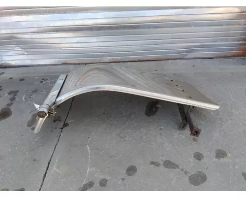 KENWORTH T680 FENDER, QUARTERHALF REAR