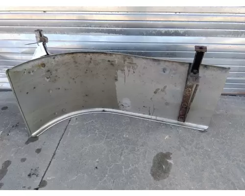 KENWORTH T680 FENDER, QUARTERHALF REAR