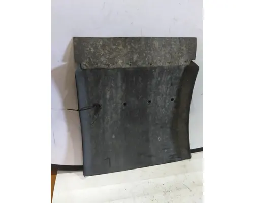 KENWORTH T680 FENDER, QUARTERHALF REAR