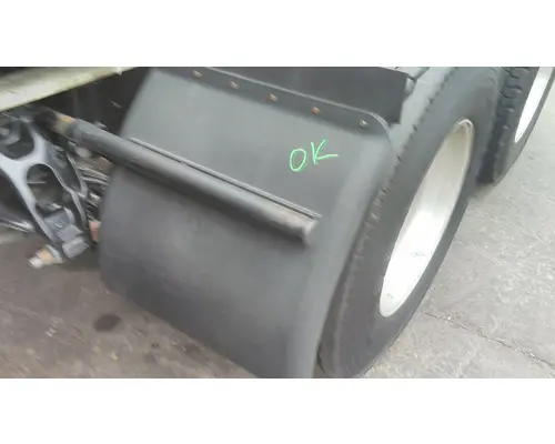 KENWORTH T680 FENDER, QUARTERHALF REAR