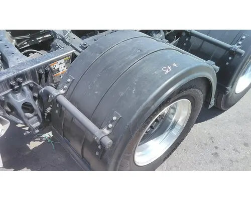 KENWORTH T680 FENDER ASSEMBLY, REAR