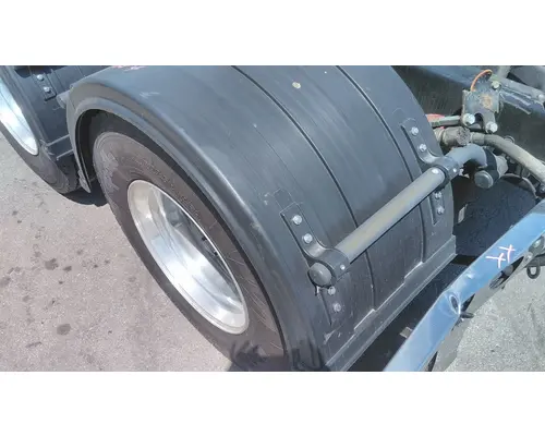 KENWORTH T680 FENDER ASSEMBLY, REAR