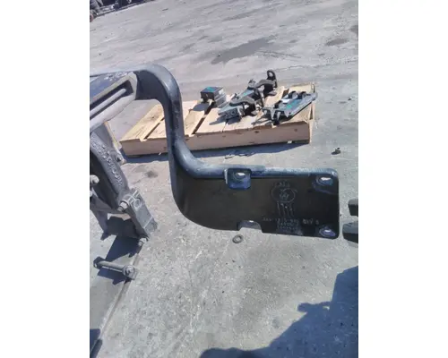 KENWORTH T680 FENDER BRACKETMOUNT