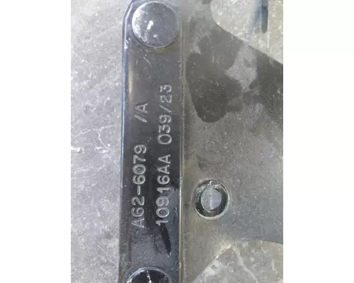 KENWORTH T680 FENDER BRACKETMOUNT