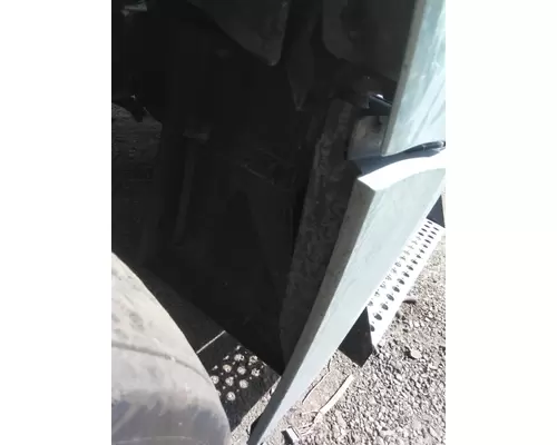 KENWORTH T680 FENDER EXTENSION