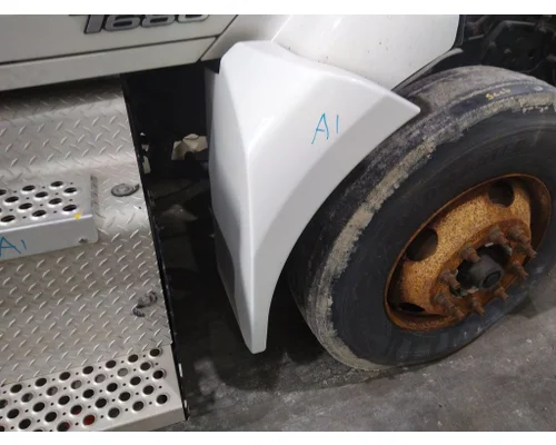 KENWORTH T680 FENDER EXTENSION