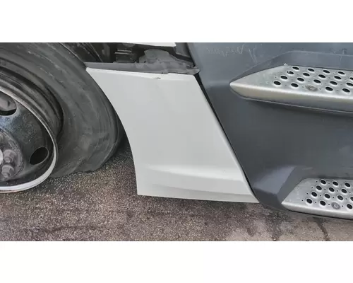 KENWORTH T680 FENDER EXTENSION