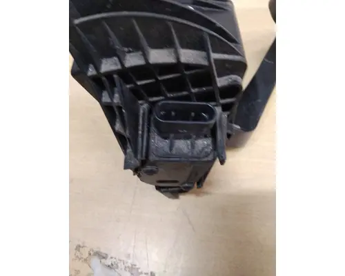 KENWORTH T680 FOOT PEDAL
