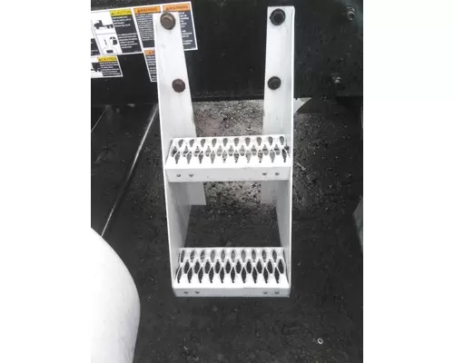 KENWORTH T680 FRAME STEP