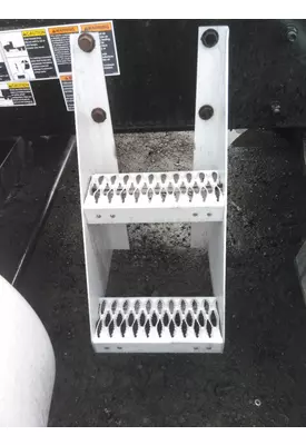 KENWORTH T680 FRAME STEP