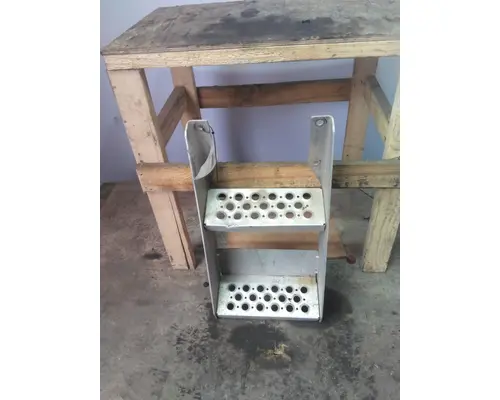 KENWORTH T680 FRAME STEP