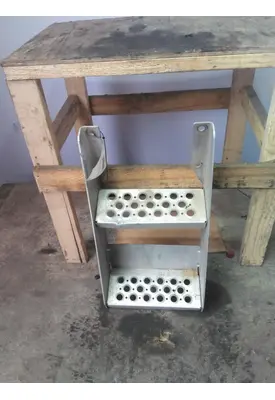 KENWORTH T680 FRAME STEP