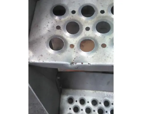 KENWORTH T680 FRAME STEP