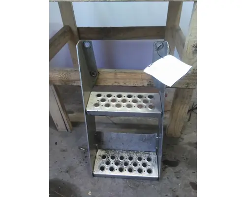 KENWORTH T680 FRAME STEP