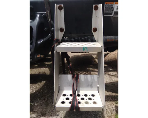 KENWORTH T680 FRAME STEP