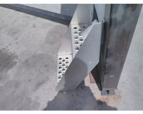 KENWORTH T680 FRAME STEP