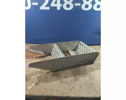 KENWORTH T680 FRAME STEP
