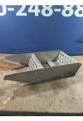KENWORTH T680 FRAME STEP