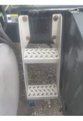 KENWORTH T680 FRAME STEP