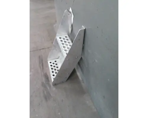 KENWORTH T680 FRAME STEP