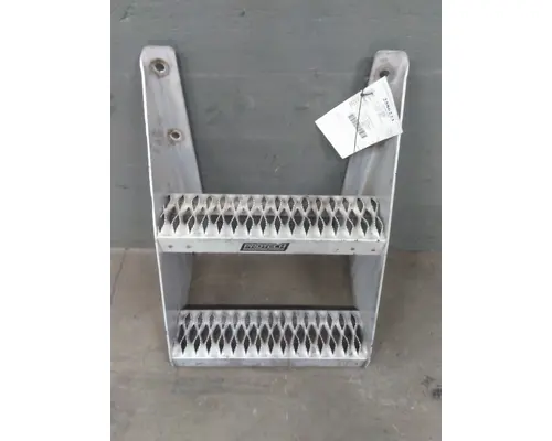 KENWORTH T680 FRAME STEP