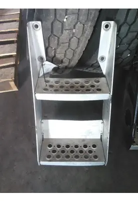 KENWORTH T680 FRAME STEP
