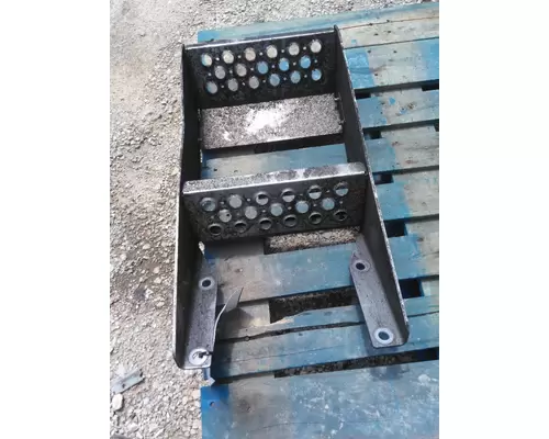 KENWORTH T680 FRAME STEP