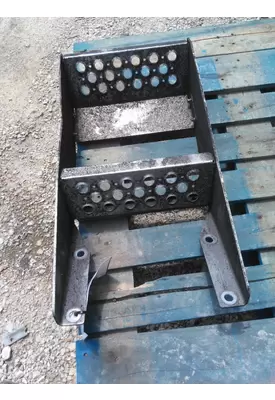 KENWORTH T680 FRAME STEP
