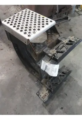 KENWORTH T680 FRAME STEP