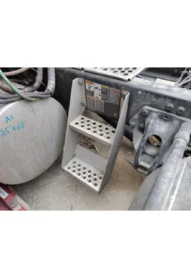 KENWORTH T680 FRAME STEP
