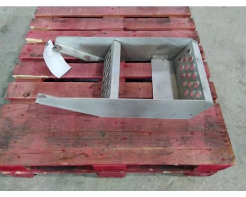 KENWORTH T680 FRAME STEP