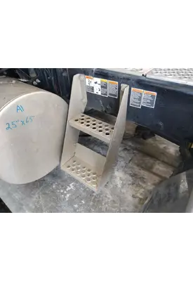 KENWORTH T680 FRAME STEP